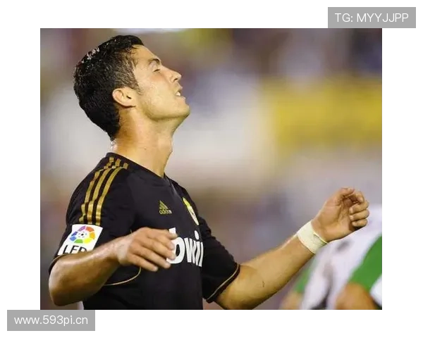 C罗出门那套行头，值我三年房租